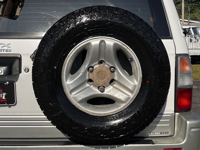 2001 Toyota Land Cruiser JDM car for sale — photo 17 of 25