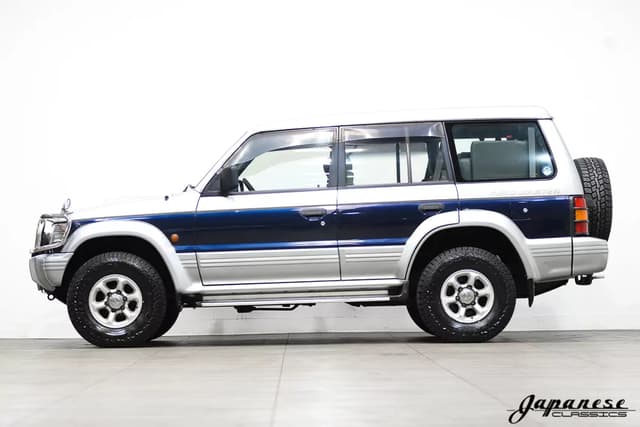 1996 Mitsubishi Pajero JDM car for sale — photo 4 of 25