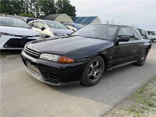 1992 Nissan Skyline JDM car for sale — photo 2 of 5
