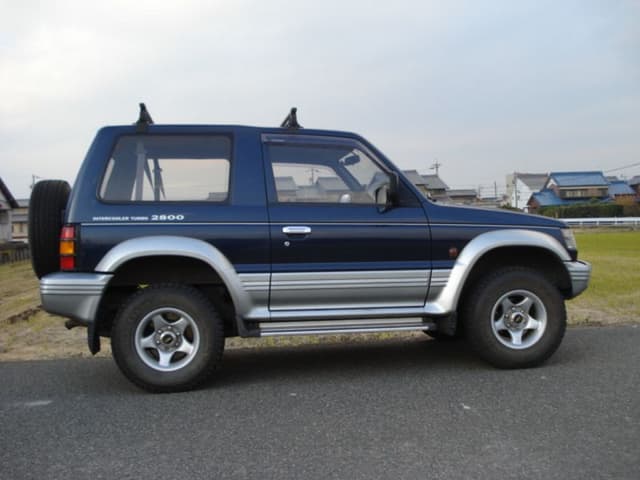 1996 Mitsubishi Pajero JDM car for sale — photo 5 of 5