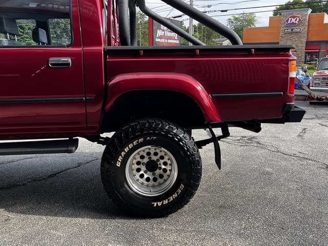 1990 Toyota Hilux JDM car for sale — photo 16 of 25