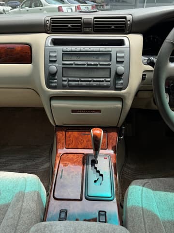 1999 Toyota Crown JDM car for sale — photo 18 of 25