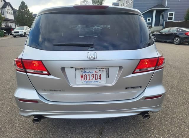 2009 Honda Odyssey JDM car for sale — photo 6 of 11