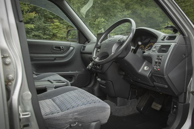 1999 Honda CR-V JDM car for sale — photo 16 of 25