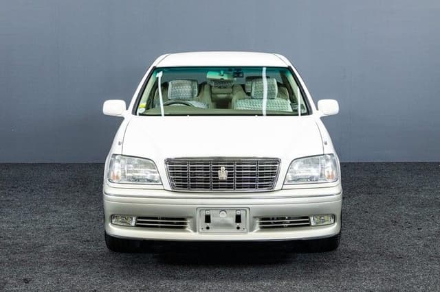2001 Toyota Crown JDM car for sale — photo 7 of 18