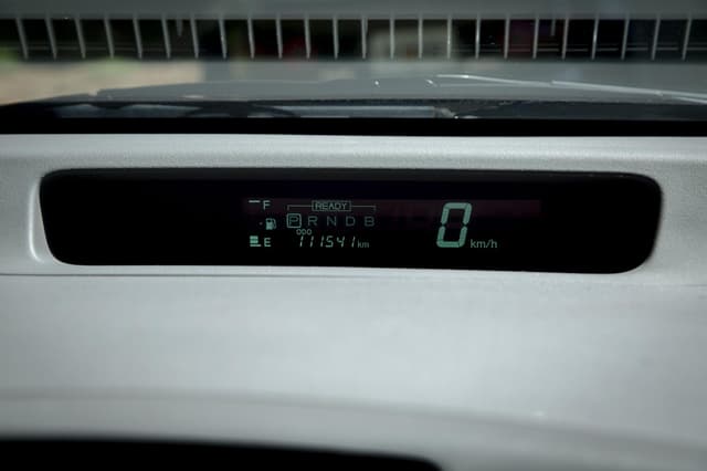 2001 Toyota Prius JDM car for sale — photo 13 of 18