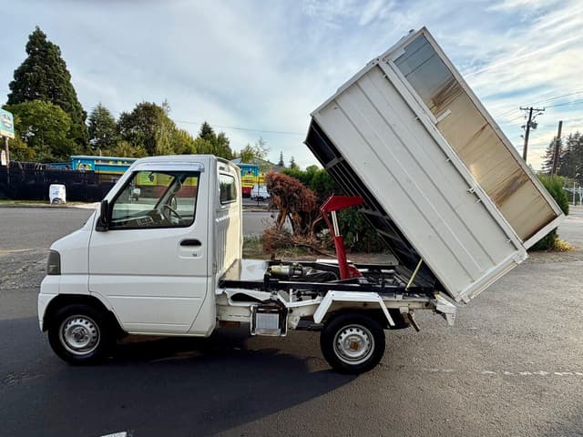 2001 Mitsubishi Minicab JDM car for sale — photo 9 of 25