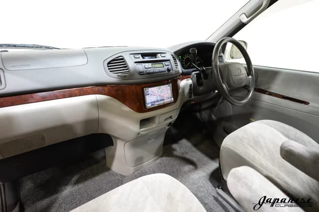 1998 Toyota HiAce JDM car for sale — photo 9 of 25