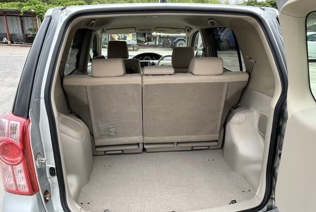 2007 Toyota Raum JDM car for sale — photo 19 of 25