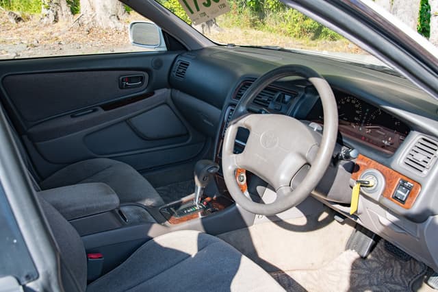 1998 Toyota Mark II JDM car for sale — photo 9 of 13
