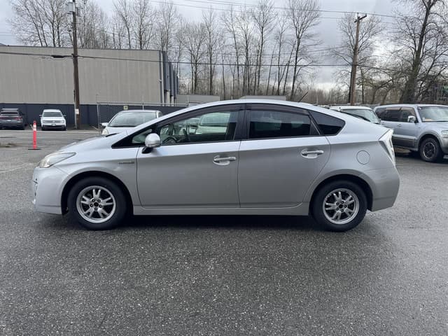 2009 Toyota Prius JDM car for sale — photo 4 of 19