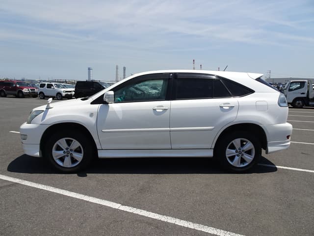 2006 Toyota Harrier JDM car for sale — photo 2 of 10