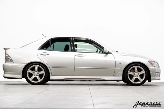 1999 Toyota Altezza JDM car for sale — photo 5 of 25