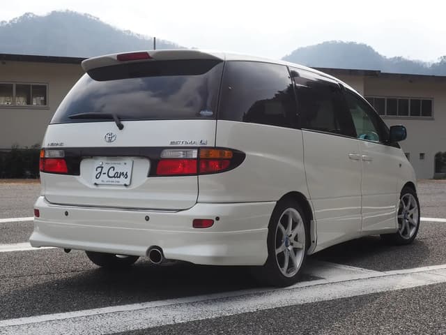 2001 Toyota Estima JDM car for sale — photo 2 of 10
