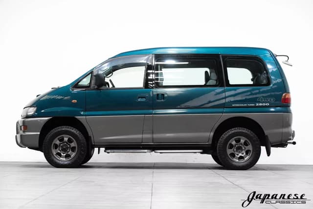 1999 Mitsubishi Delica JDM car for sale — photo 4 of 25