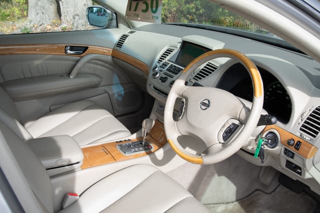 2001 Nissan Cima JDM car for sale — photo 8 of 15