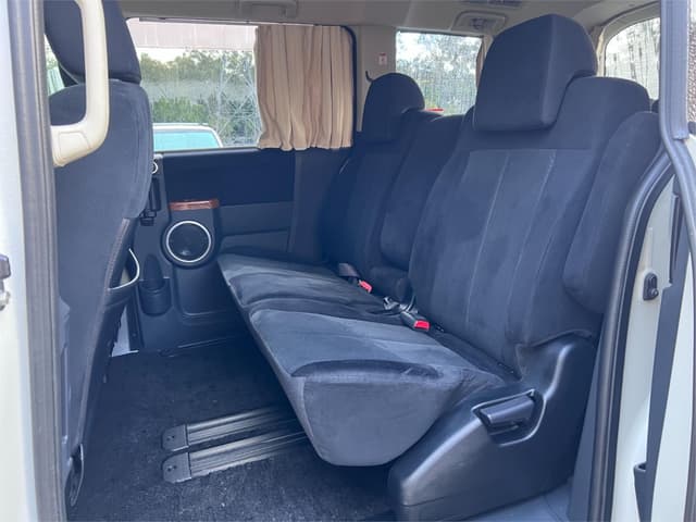 2007 Mitsubishi Delica JDM car for sale — photo 15 of 17