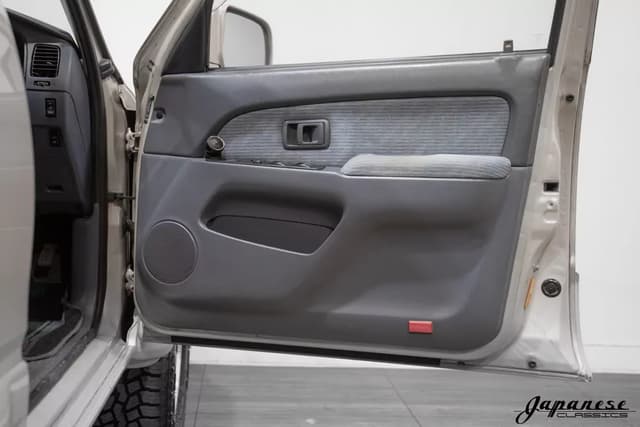 1996 Toyota Hilux Surf JDM car for sale — photo 19 of 25