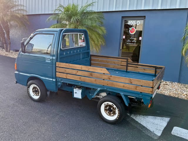 1991 Daihatsu Hijet JDM car for sale — photo 9 of 16