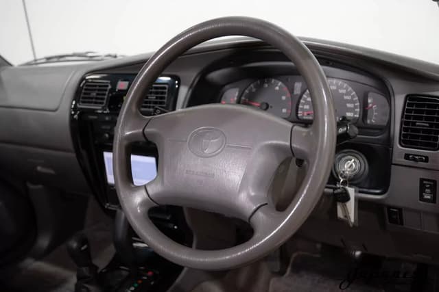 2000 Toyota Hilux Surf JDM car for sale — photo 13 of 25