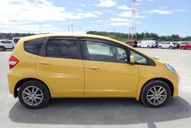 2011 Honda Fit JDM car for sale — photo 6 of 25
