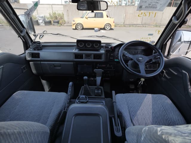 1994 Mitsubishi Delica JDM car for sale — photo 18 of 24