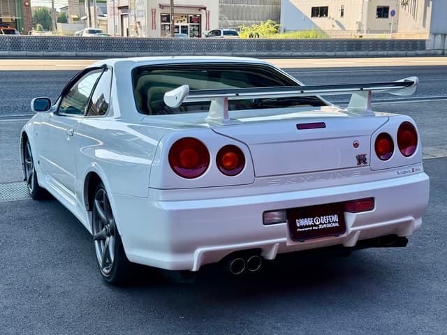 Nissan Skyline JDM car for sale — photo 20 of 25