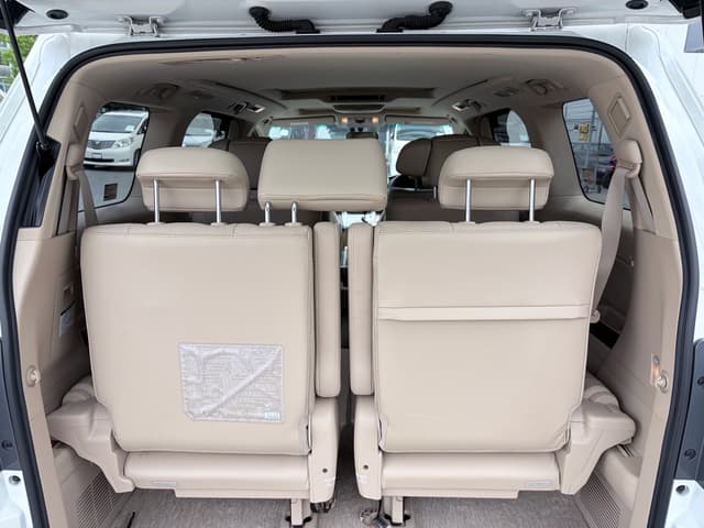 2009 Toyota Vellfire JDM car for sale — photo 18 of 19