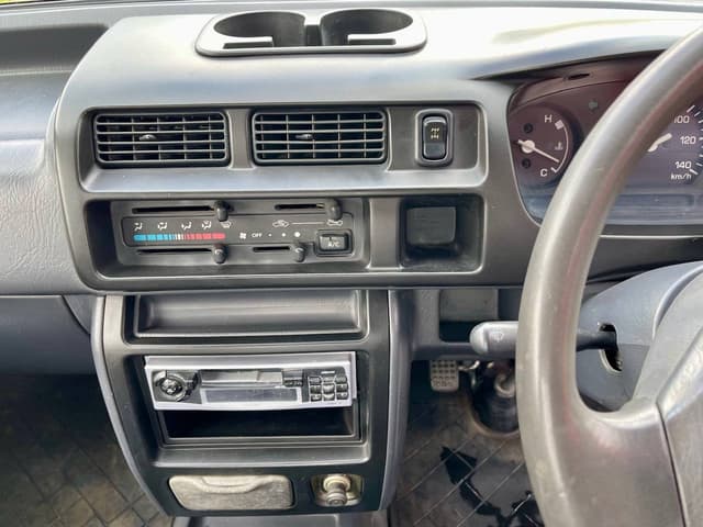 1999 Daihatsu Hijet JDM car for sale — photo 19 of 25