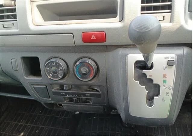 2012 Toyota HiAce JDM car for sale — photo 8 of 9