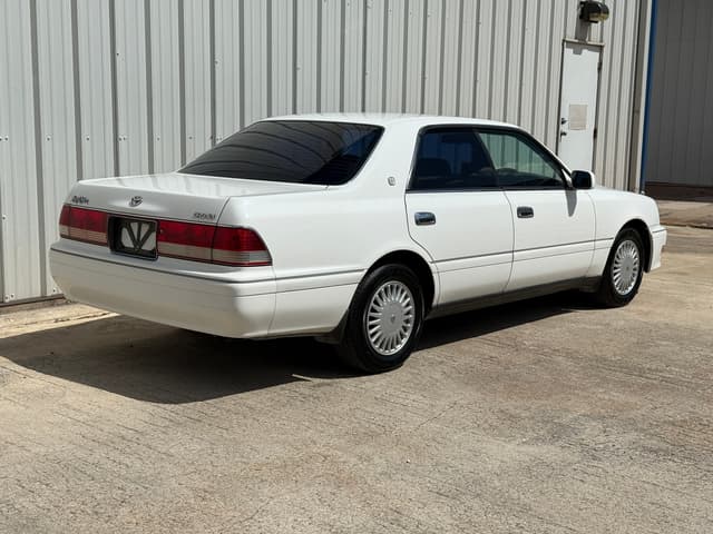1998 Toyota Crown JDM car for sale — photo 3 of 21