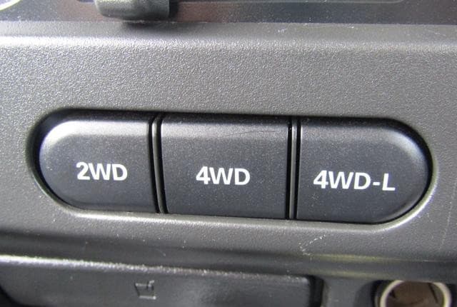 2008 Suzuki Jimny JDM car for sale — photo 12 of 14