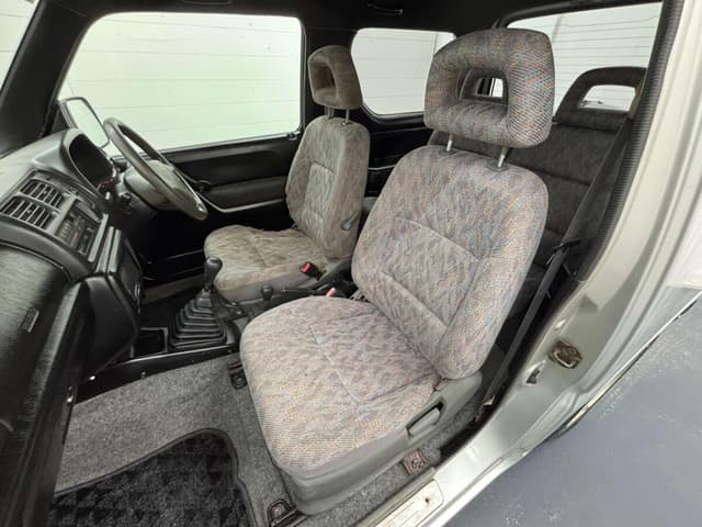 2000 Suzuki Jimny JDM car for sale — photo 9 of 25