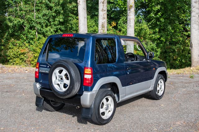 2000 Mitsubishi Pajero Mini JDM car for sale — photo 6 of 15