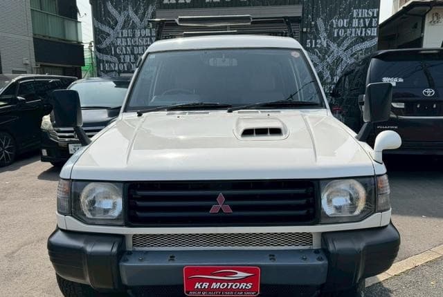 1994 Mitsubishi Pajero JDM car for sale — photo 2 of 9