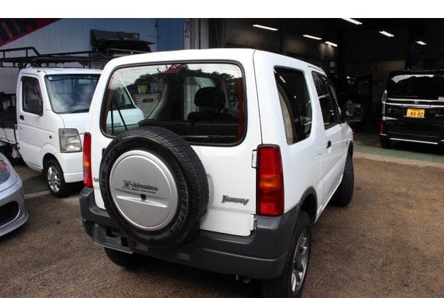 2010 Suzuki Jimny JDM car for sale — photo 15 of 25