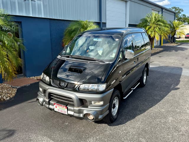 2000 Mitsubishi Delica JDM car for sale — photo 3 of 25