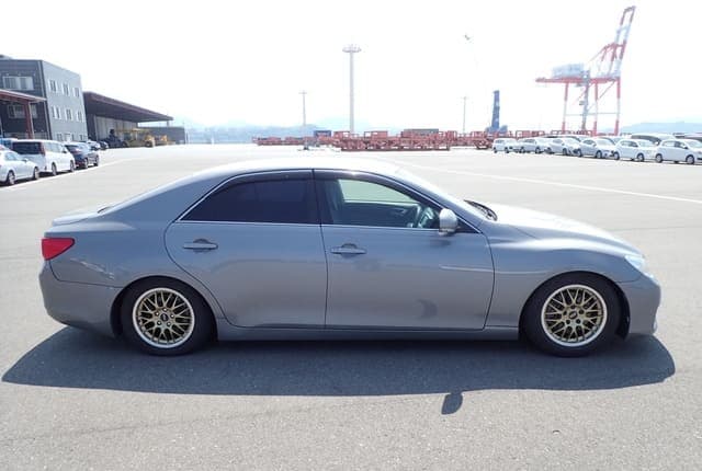 2009 Toyota Mark X JDM car for sale — photo 6 of 25