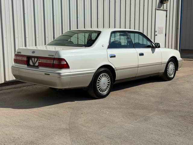 1996 Toyota Crown JDM car for sale — photo 3 of 20