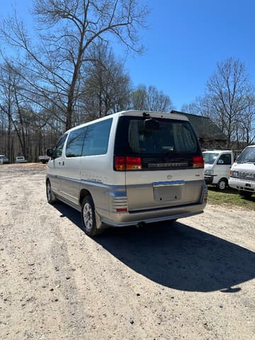 2000 Nissan Elgrand JDM car for sale — photo 10 of 25