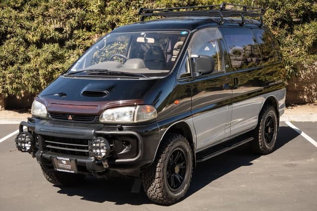 1994 Mitsubishi Delica JDM car for sale — photo 2 of 25