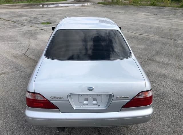 1996 Nissan Gloria JDM car for sale — photo 7 of 9