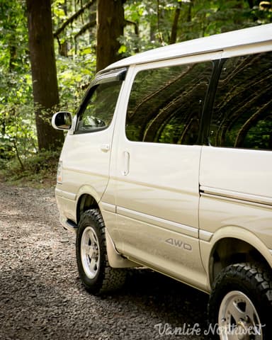 2000 Toyota HiAce JDM car for sale — photo 4 of 25