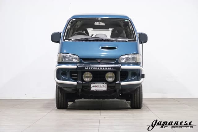1994 Mitsubishi Delica JDM car for sale — photo 2 of 25