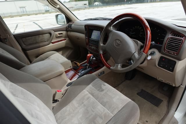 2000 Toyota Land Cruiser JDM car for sale — photo 12 of 17