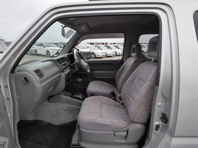 2001 Suzuki Jimny JDM car for sale — photo 24 of 25