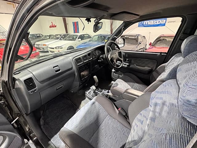 2000 Toyota Hilux JDM car for sale — photo 12 of 22