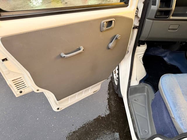 2000 Mitsubishi Minicab JDM car for sale — photo 23 of 25
