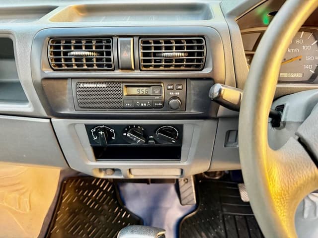 2000 Mitsubishi Minicab JDM car for sale — photo 20 of 25