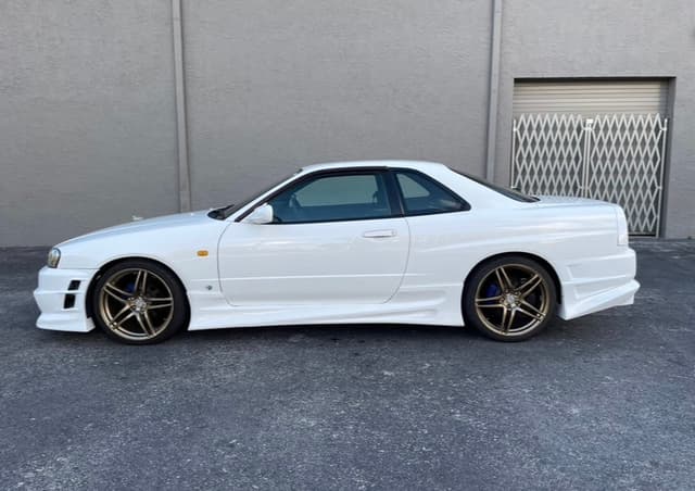 1998 Nissan Skyline JDM car for sale — photo 9 of 25